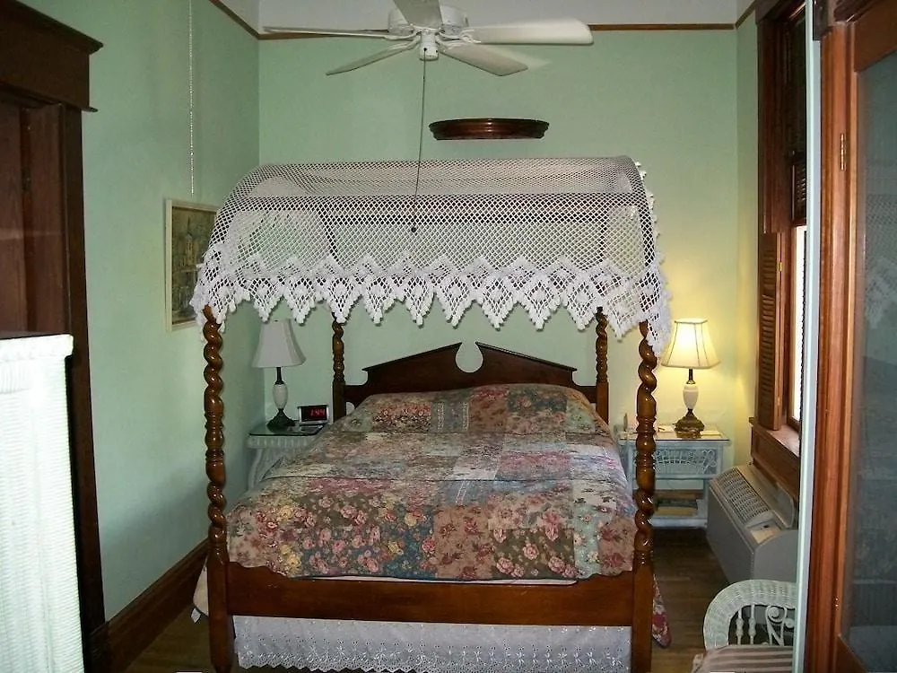Amsterdam'S Curry Mansion Inn Key West Bed & Breakfast